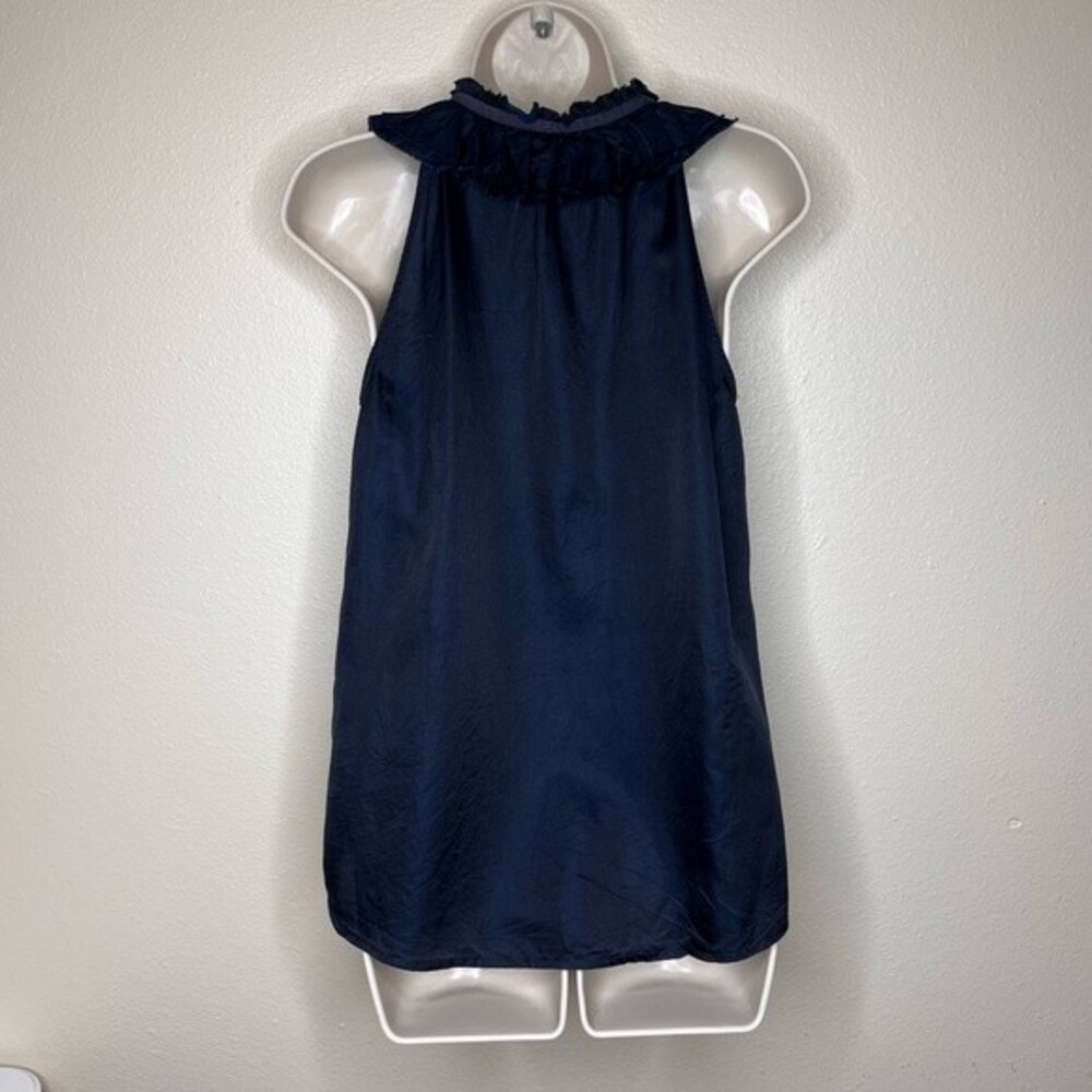 Banana Republic Silk Blend Sleeveless Raw Edge Ruffle Neck Navy Top Women Small - Picture 4 of 11